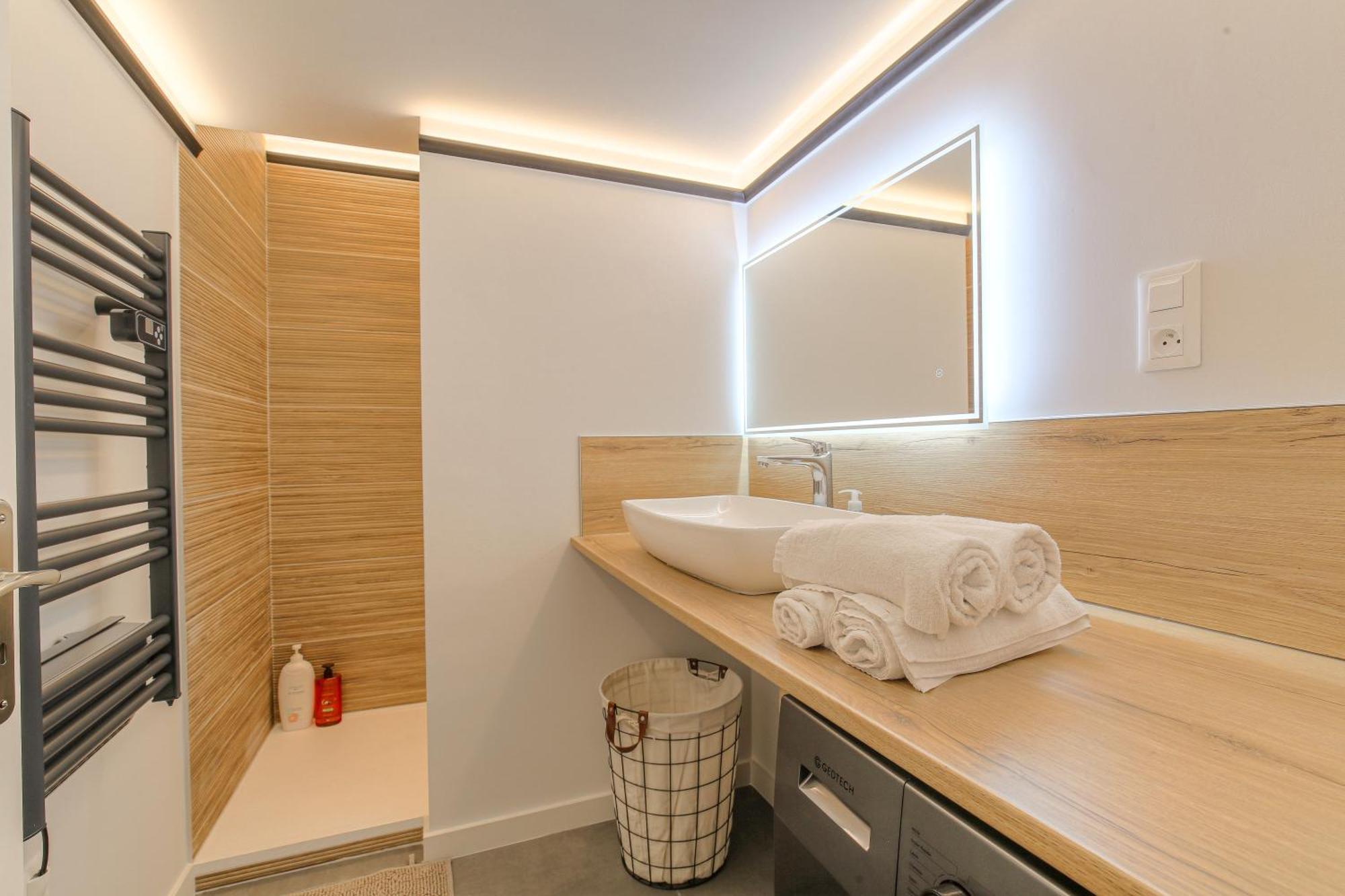 L Original - Travelhome - Free Wifi - 6 Travelers Villefranche-sur-Saone Ngoại thất bức ảnh